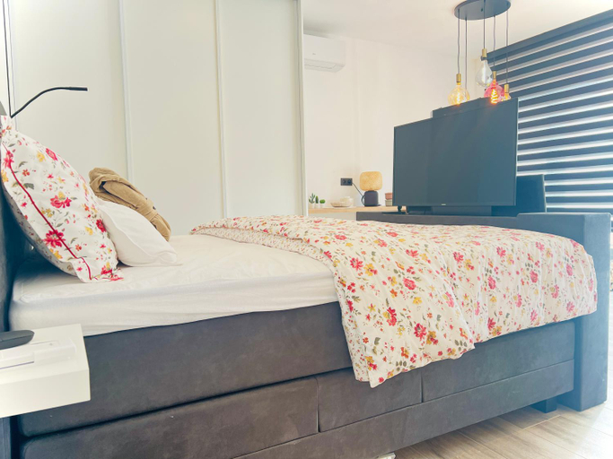 Others 2, Luxurious Escape - Room LoveSerenity with pool and jacuzzi, Vlaams Brabant