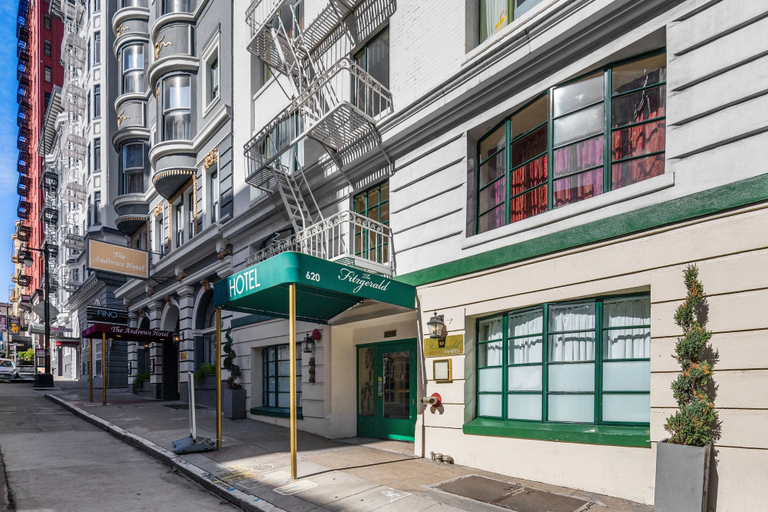 Exterior & Views