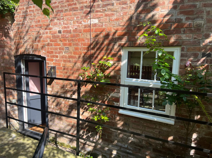 Others 4, The Gardener's Cottage, Herefordshire