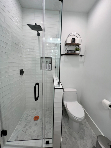 Bathroom 4, MyCrib Houston Hostel, Houston