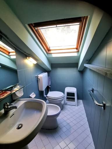 Bathroom 13