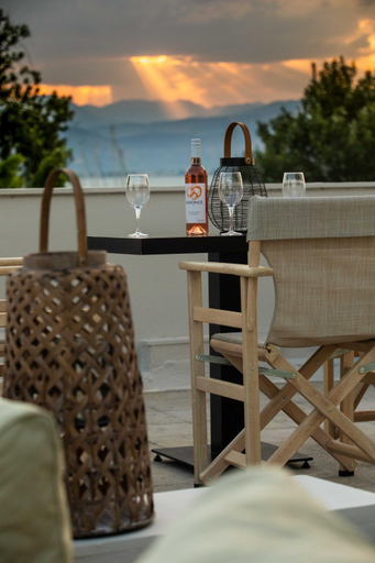 Others 4, Eudokia Pension, Peloponnese
