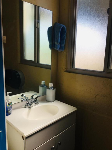 Bathroom 3, WILLIAMS AZ HOSTEL, Coconino