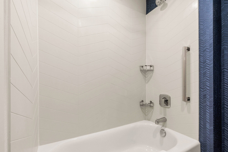 Bathroom 4, Fairfield Inn & Suites by Marriott Seattle Downtown/Seattle Center, Seattle