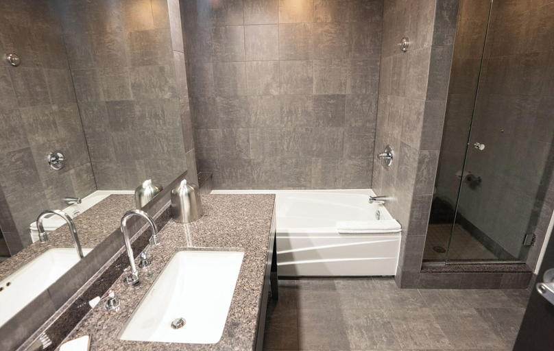Bathroom 4, Brookstreet, Ottawa