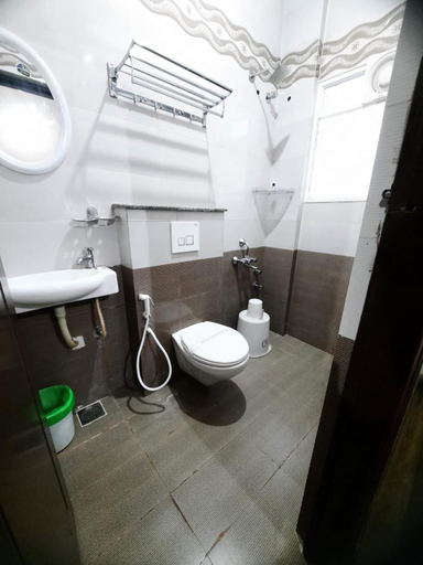 Bathroom 4, SM Rooms HSR Layout, Bangalore