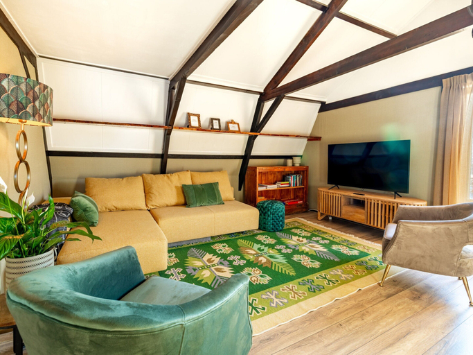 Living room 3, Cosy Holiday Flat 'bolle Bet' Near Beach, Harenkarspel