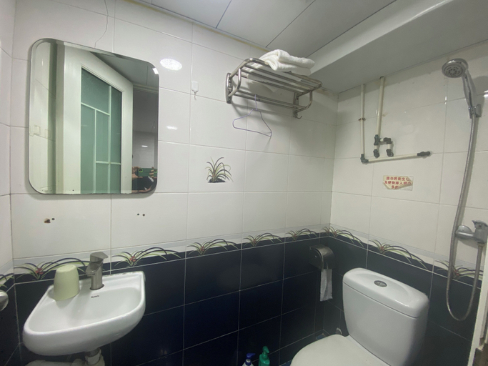 Bathroom 9
