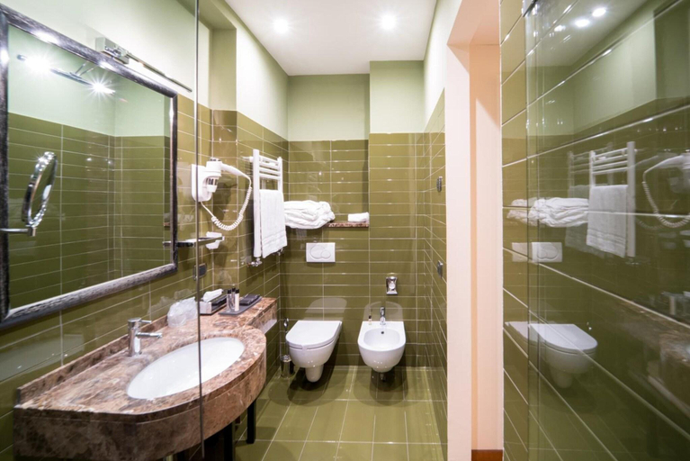 Bathroom 5, Terrazza Marconi Hotel & Spamarine, Ancona