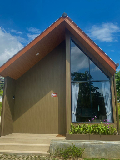 Exterior 1