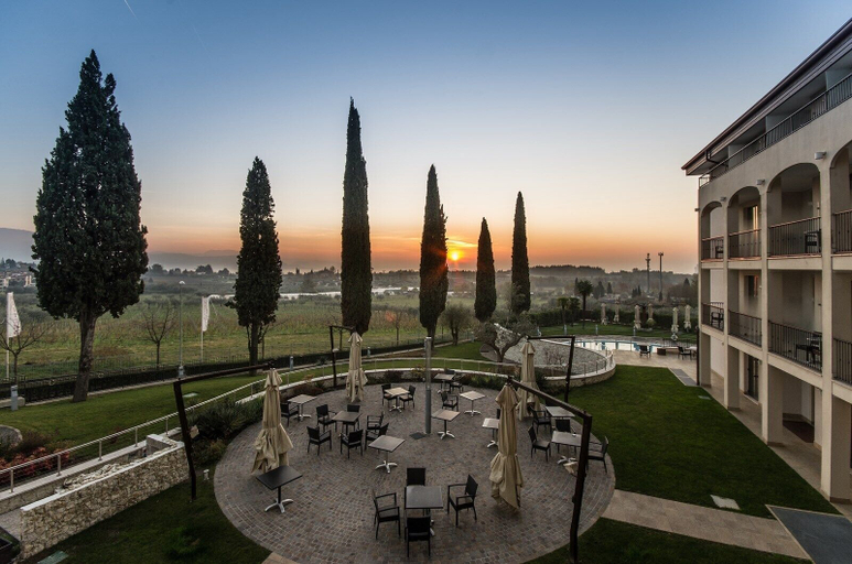 Exterior & Views 2, Villa Luisa Resort & Luxury Apartments, Brescia