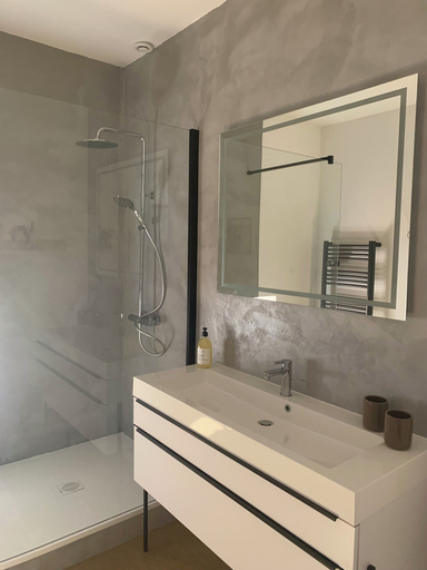 Bathroom 5, Le Poutic, Landes