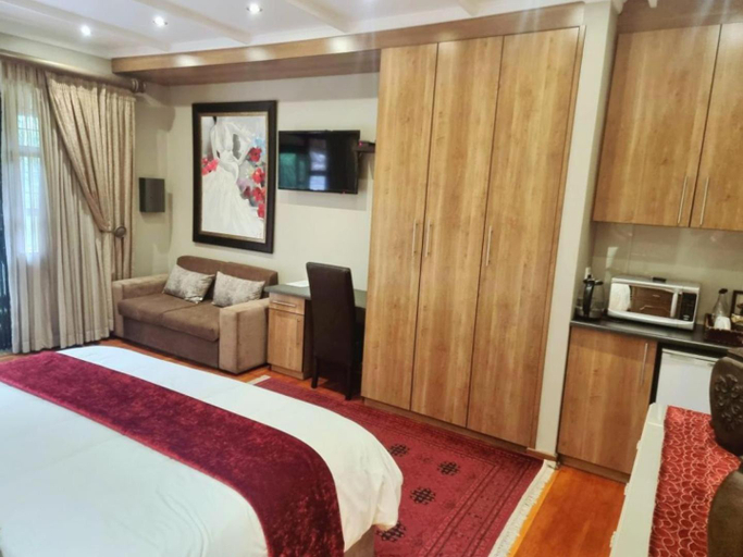 Others 5, Cherry Tree Cottage, Mangaung
