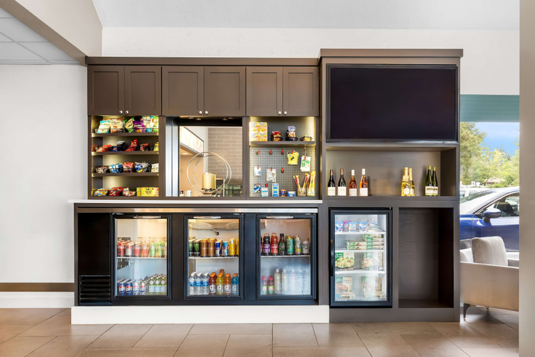 Food & Drinks 5, Best Western Plus Parkway Inn, Washington