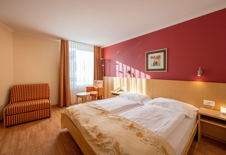 Bedroom 3, Ambassador Self Check-in Hotel, Luzern