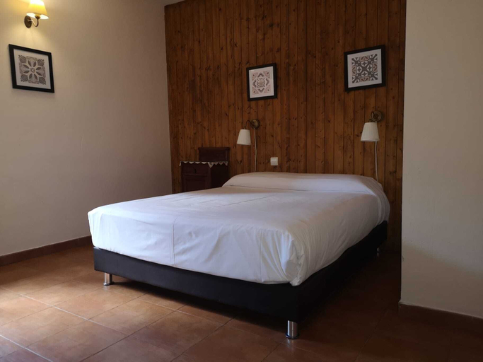 Bedroom 3, Posada Pena Pintada by Vivere Stays, Madrid