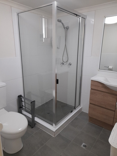 Bathroom 5, Airlie Apartments, Whitsunday