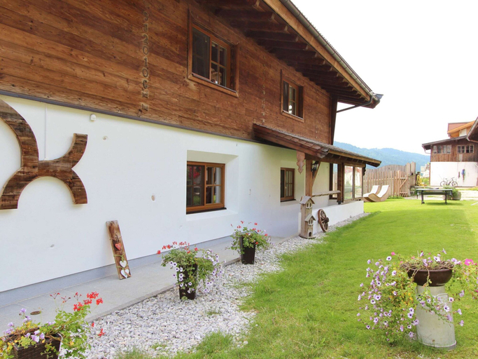 Exterior & Views 2, Chalet in Leogang Near Ski Slopes, Zell am See