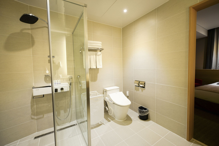 Bathroom 7