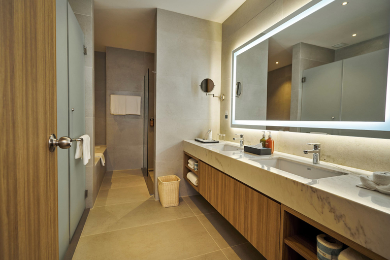 Bathroom 30