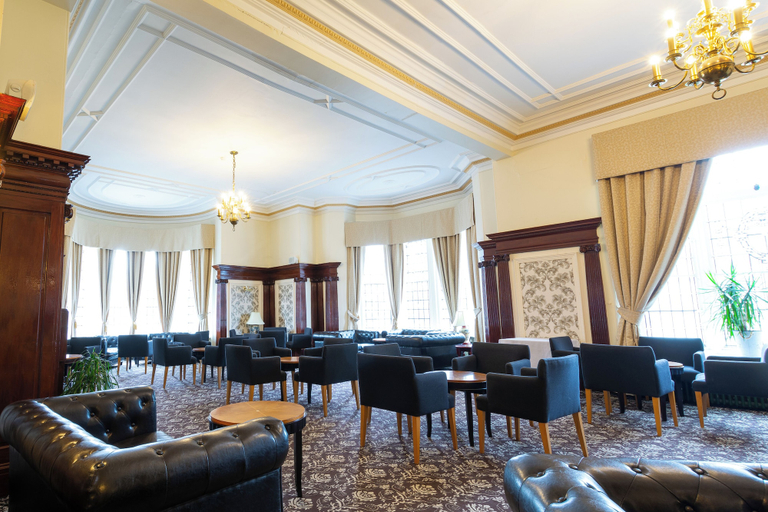 Food & Drinks 5, Prince of Wales Hotel, Sefton