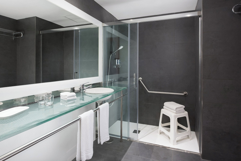 Bathroom 5, Four Points By Sheraton Barcelona Diagonal, Barcelona