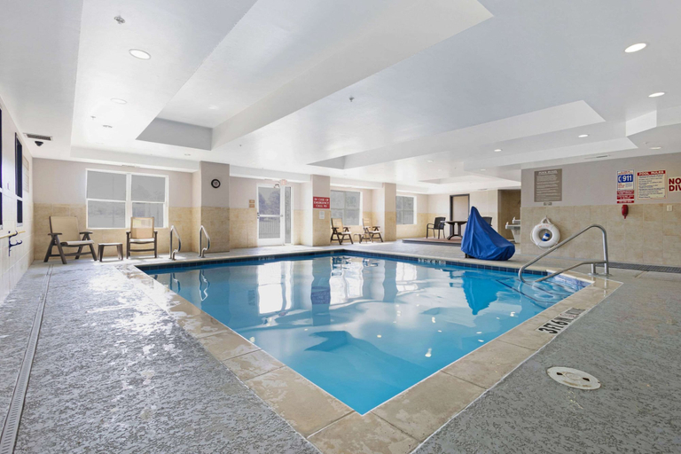 Sport & Beauty 5, Country Inn & Suites by Radisson, Texarkana, TX, Bowie