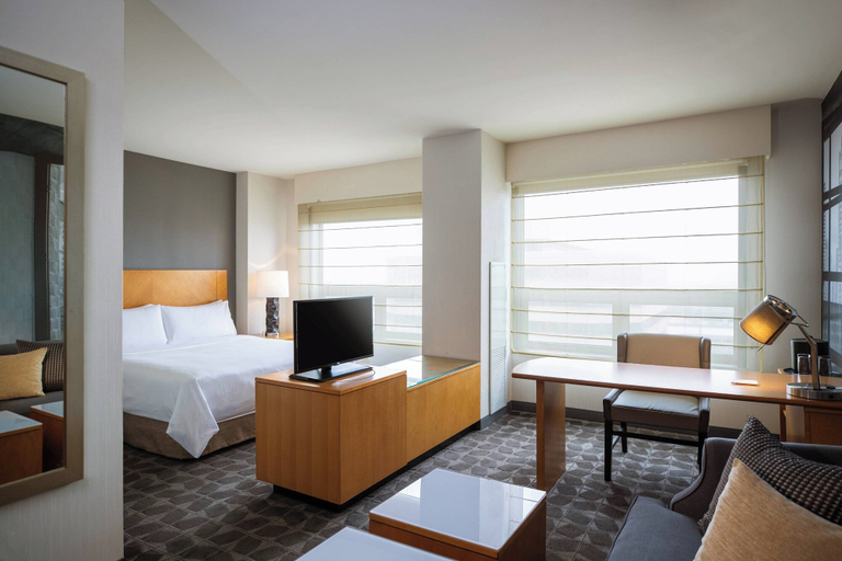 Bedroom 3, Renaissance Chicago O'Hare Suites Hotel, Cook