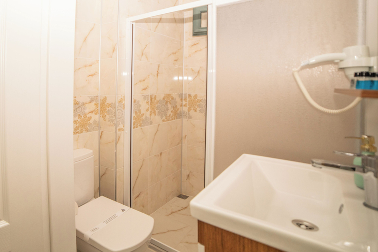 Bathroom 5, Paradise Imroz, Gökçeada