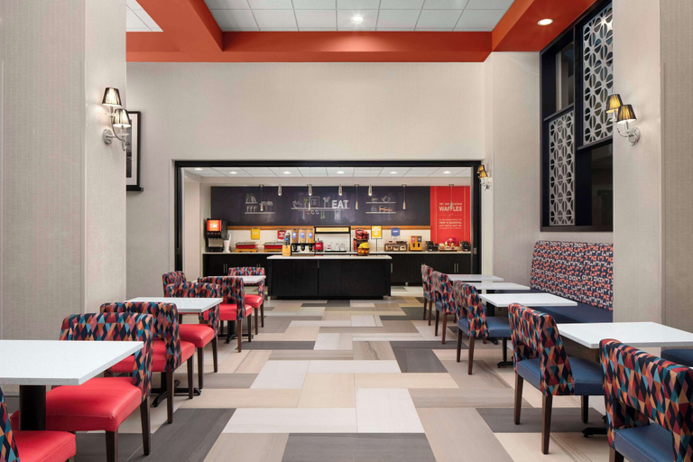 Food & Drinks 5, Hampton Inn Stafford/Quantico & Conference Center, Stafford