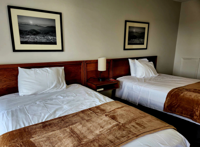 Bedroom 3, Fox Mountain Inn, Wythe