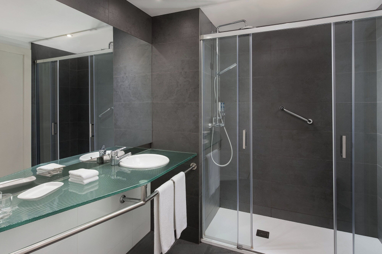 Bathroom 5, Four Points By Sheraton Barcelona Diagonal, Barcelona
