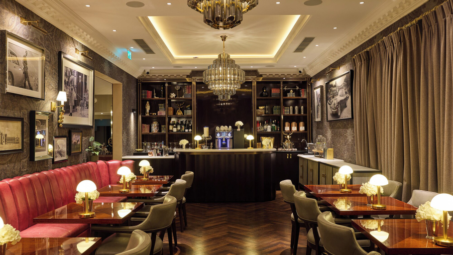 Food & Drinks 4, The Selwyn Hotel, London