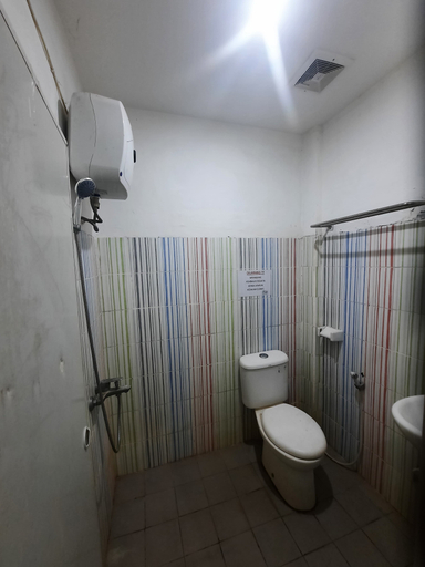 Bathroom 5, King Homestay By RoHo, Bandar Lampung