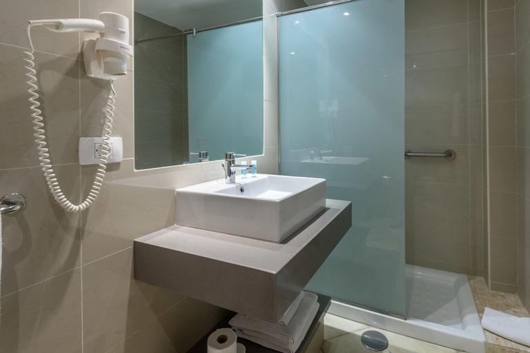 Bathroom 5, Pearly Grey Ocean Club Apartments & Suites, Santa Cruz de Tenerife