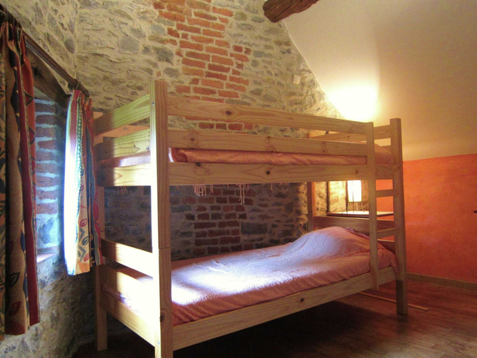 Bedroom 2, Riverside Retreat Viroinval, Namur