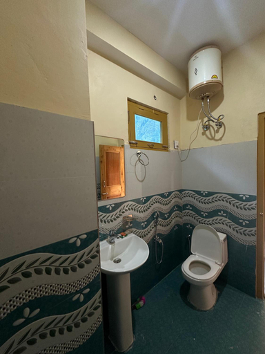 Bathroom, Kalyug cottage, Kullu