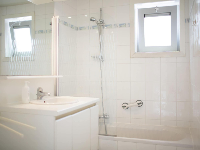 Bathroom, Holiday Home in De Haan Near Beach, West-Vlaanderen
