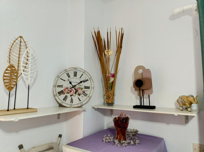 4, Sunny Day Studios, East Macedonia and Thrace