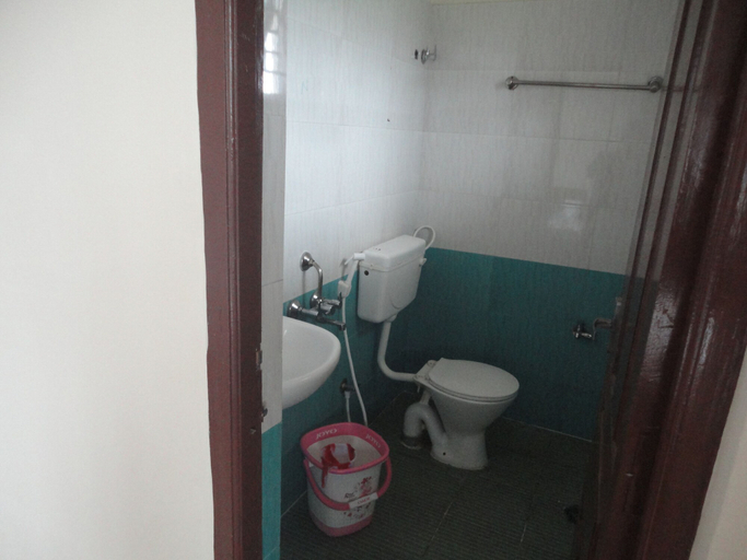 Bathroom 3, Sanvika Hotels & Service Apartments, Coimbatore