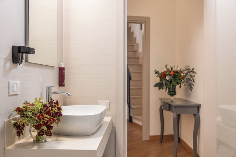 Bathroom 4, Palazzo Indelli, Bari