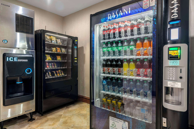 Food & Drinks 5, Comfort Inn & Suites Fort Worth - Fossil Creek, Fort Worth