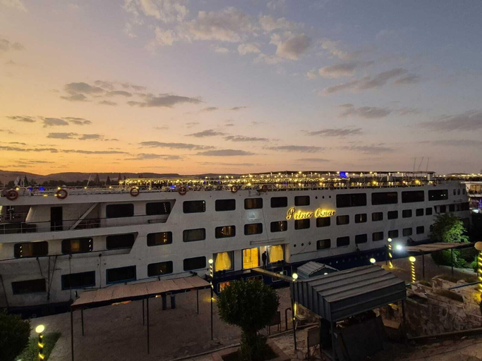 Exterior & Views 2, Mimi and Diamond Hotel, Qasr an-Nil