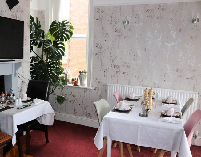 Food & Drinks 5, Greylands Guest House, Powys