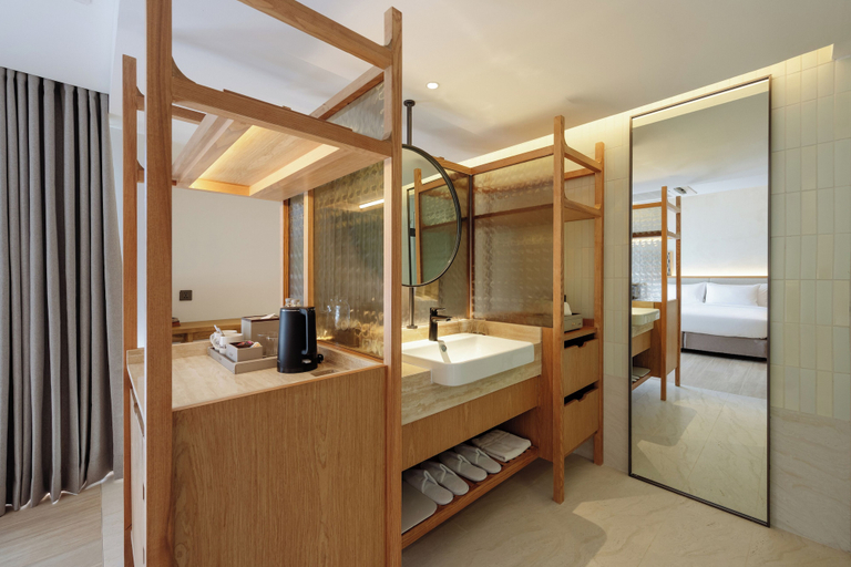 Bathroom 25