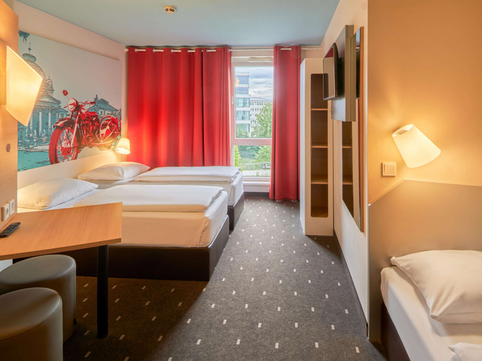 Bedroom 2, B&B Hotel Bad Homburg, Hochtaunuskreis