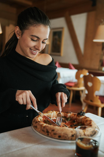 Food & Drinks 5, La Tambra - Residence - Central with Restaurant, Bolzano