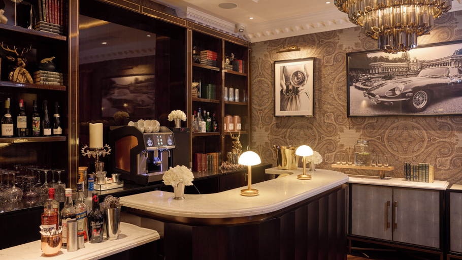 Food & Drinks 4, The Selwyn Hotel, London