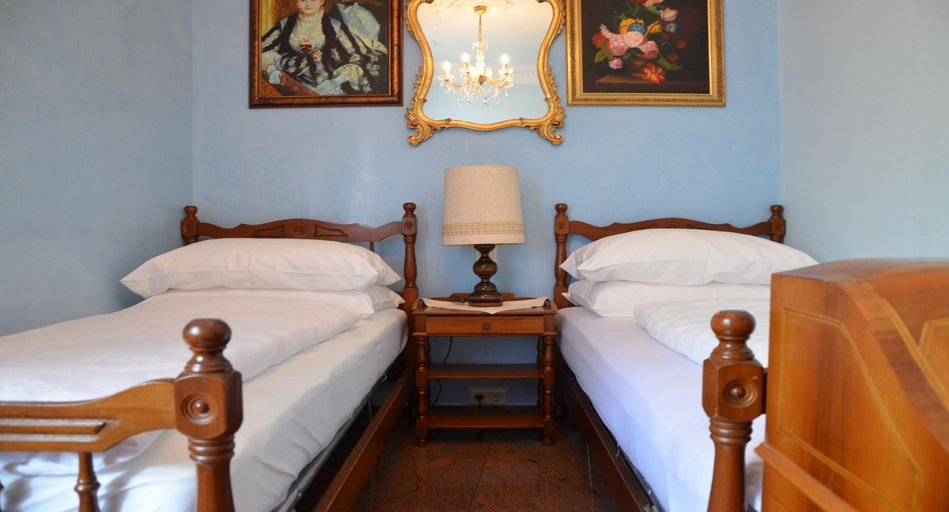 Bedroom 26