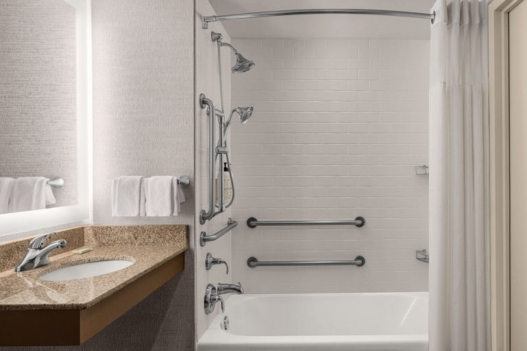 Bathroom 4, Fairfield Inn & Suites by Marriott Washington, DC/Downtown, Washington D.C.